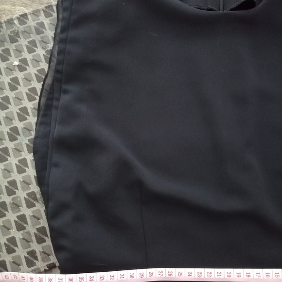 Black top - Picture 3 of 4